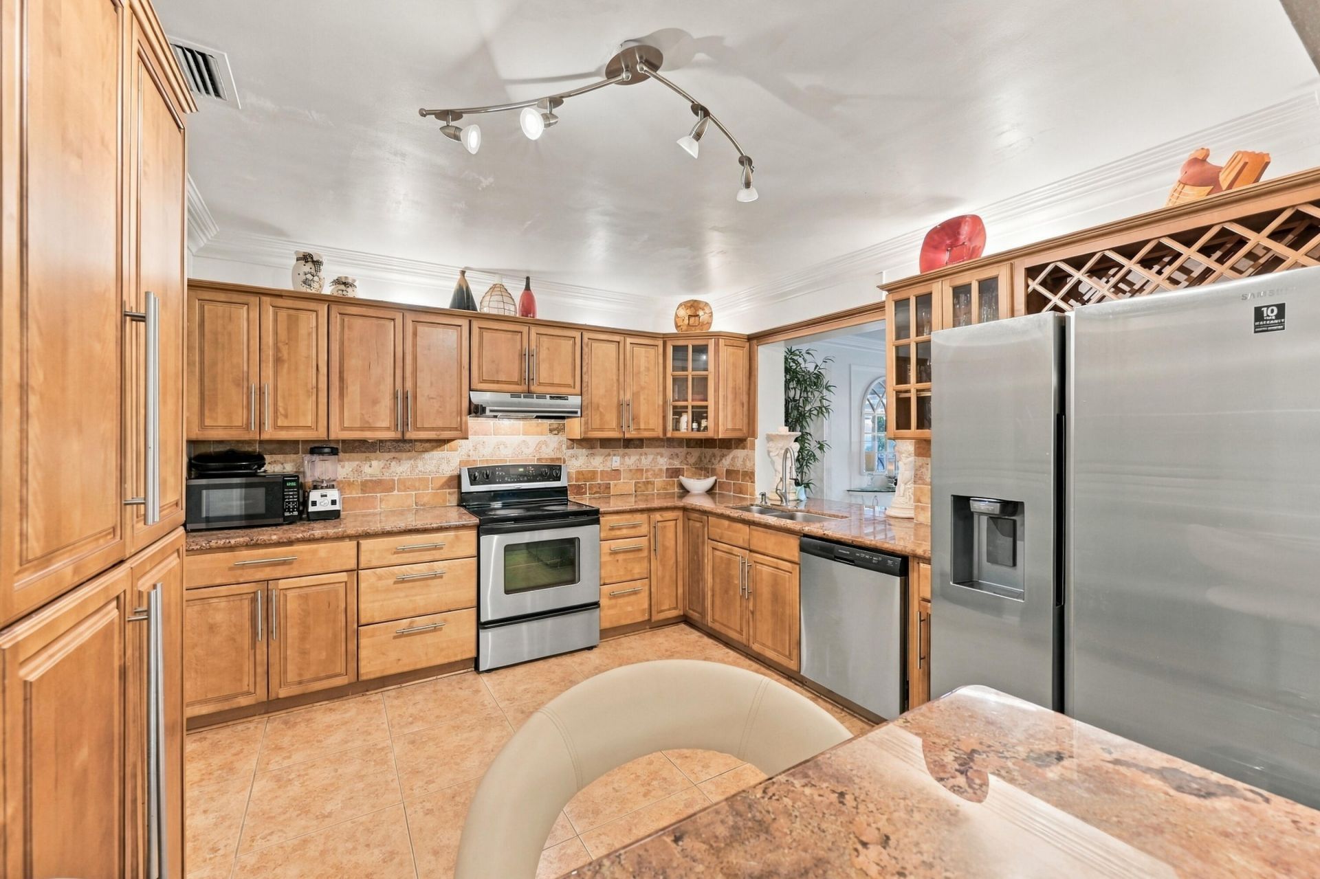 8670 NW 19th Street, Pembroke Pines, FL 33024 Photo