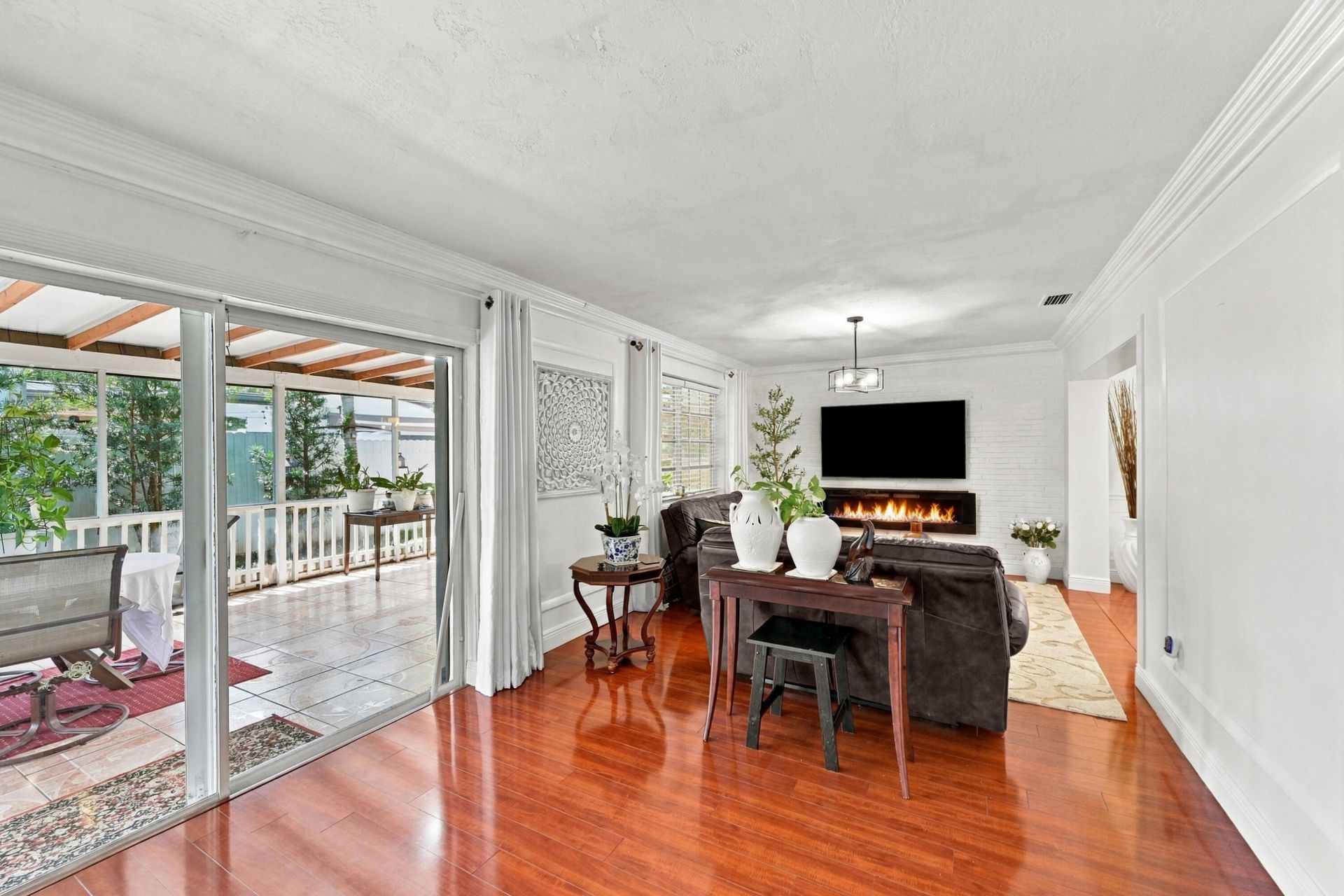 8670 NW 19th Street, Pembroke Pines, FL 33024 Photo