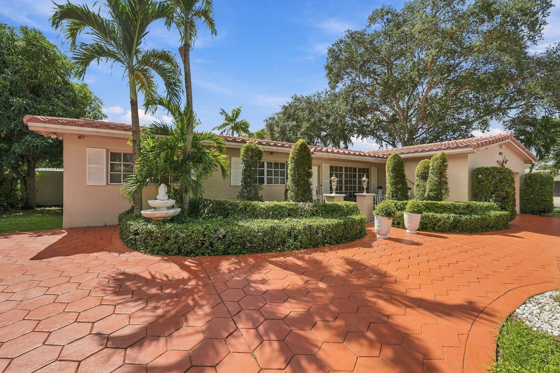 8670 NW 19th Street, Pembroke Pines, FL 33024 Photo