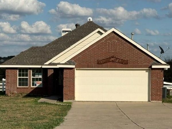 319 Hawk Ridge Road, Decatur, TX 76234