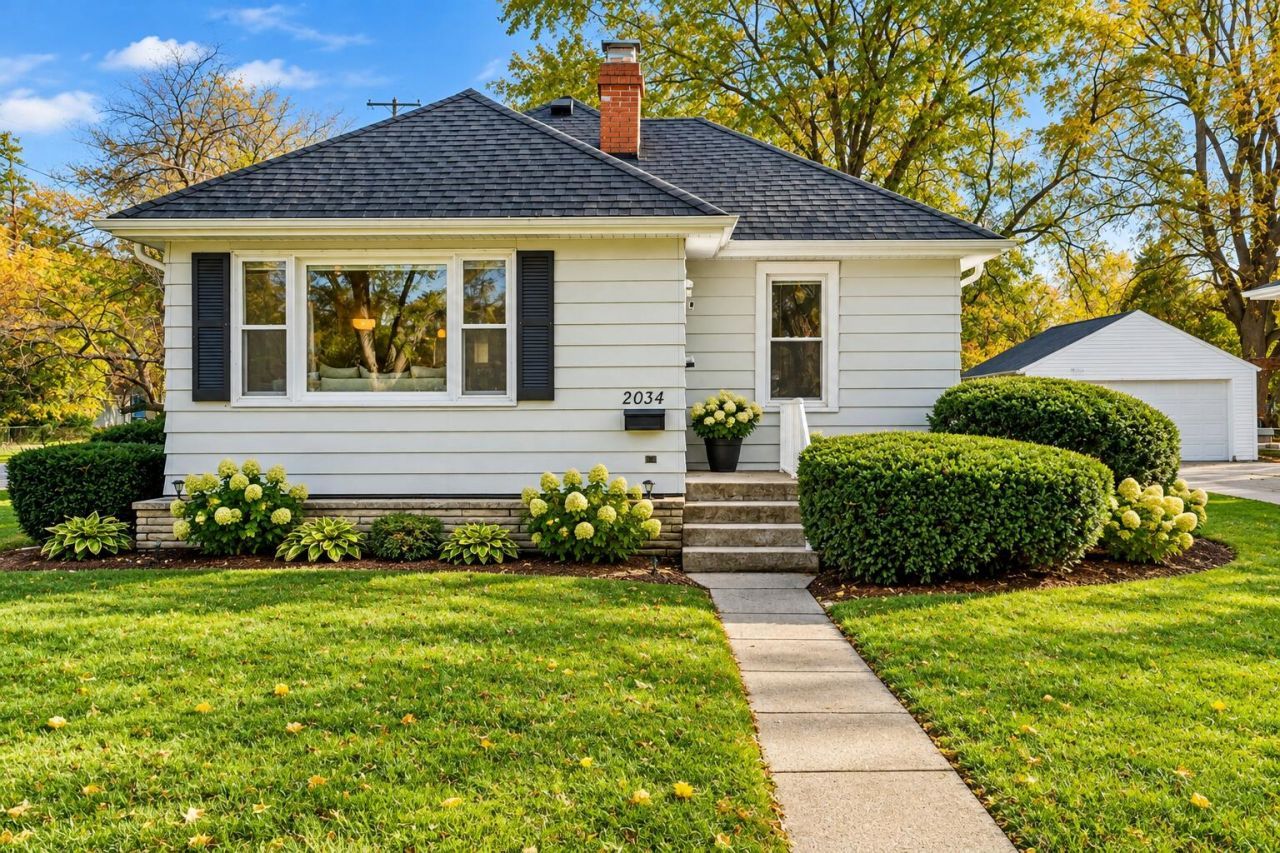 2034 Miles Avenue, Kalamazoo, MI 49001 Main Photo
