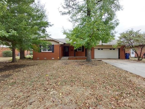10224 Stoneham Avenue, The Village, OK 73120
