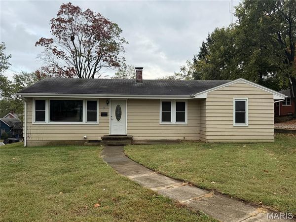 410 E Beaumont , Greenville, IL 62246