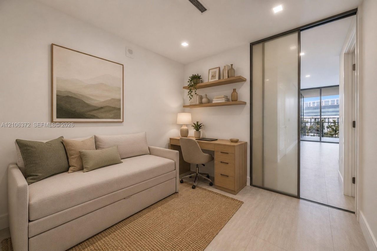 2411 Laguna Circle , Unit 306, Miami, FL 33181 Photo