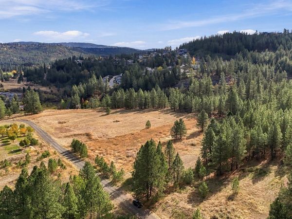 1517 W Victoria Ln, Spokane, WA 99224