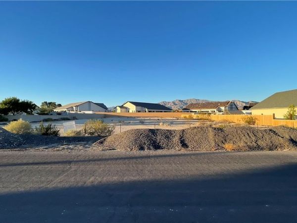 Ano Drive , Las Vegas, NV 89131