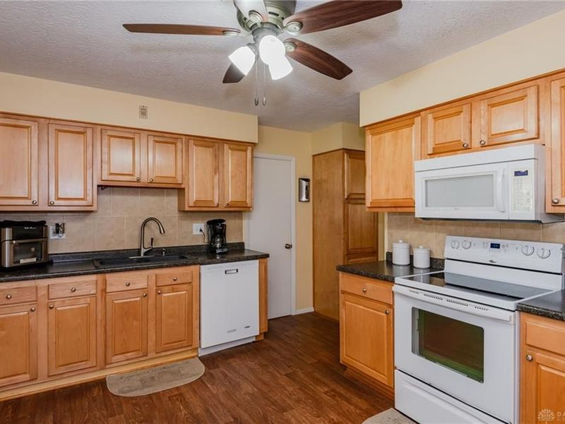653 N West Street, Xenia, OH 45385 Photo 16