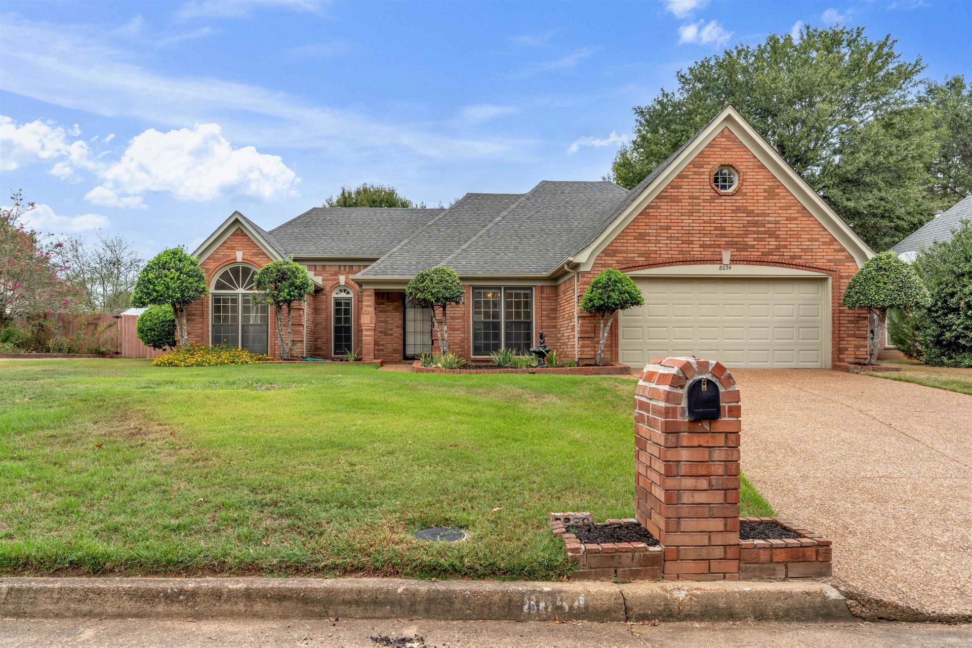 8654 Leaf Manor Cv, Memphis, TN 38018 Main Photo