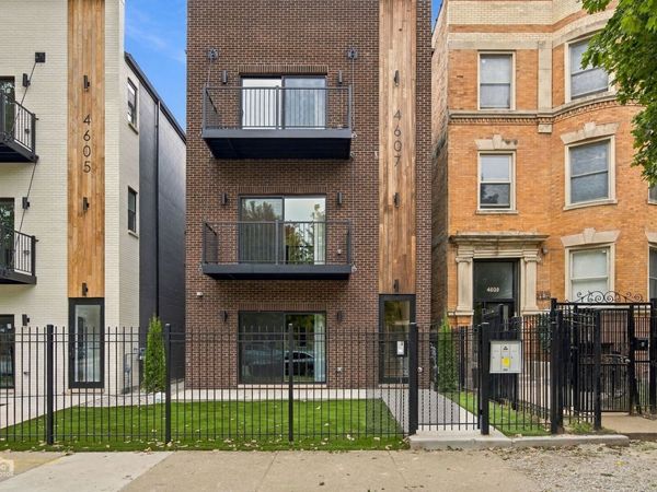 4607 S Prairie Avenue , Unit 1, Chicago, IL 60653
