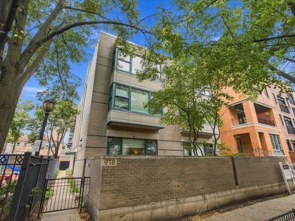 918 W Fletcher Street , Unit C, Chicago, IL 60657