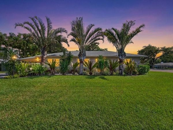 2755 S EAST AVENUE , SARASOTA, FL 34239