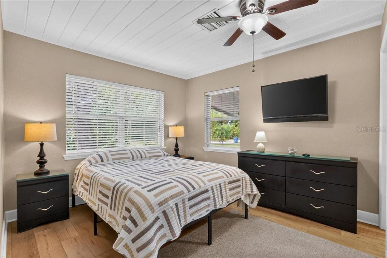 2755 S East Avenue , Sarasota, FL 34239 Photo