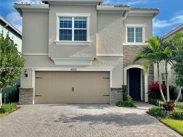 4615 Greenway Dr , Hollywood, FL 33021