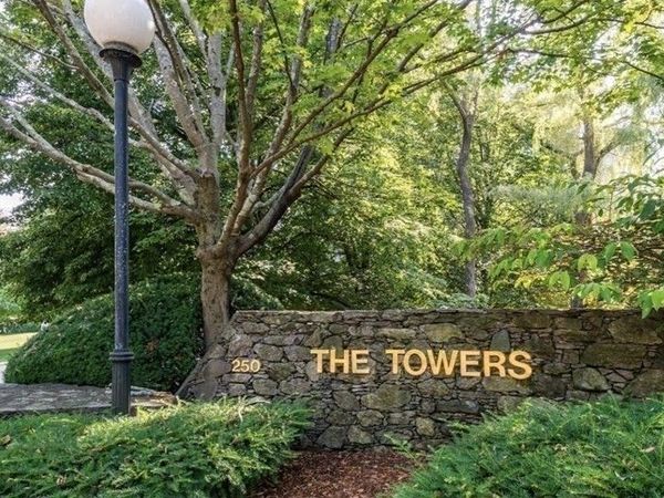250 Hammond Pond Parkway, Unit 812 N, Newton, MA 02467