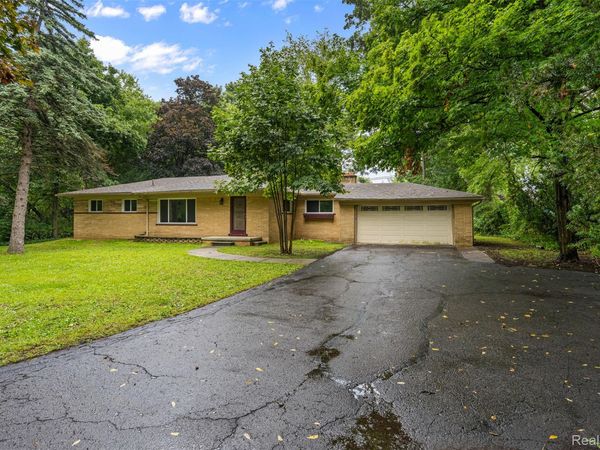 1175 South Boulevard W, Troy, Mi 48098