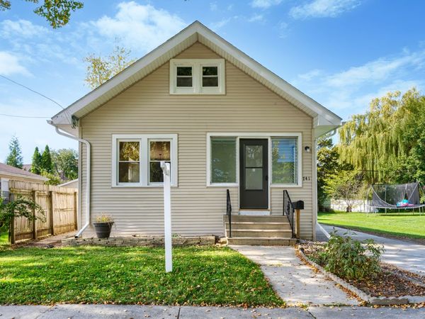 741 HINMAN Street , Aurora, IL 60505