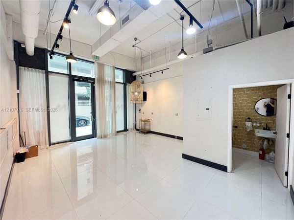 475 NE 30 terrace , Unit CU-5, Miami, FL 33137