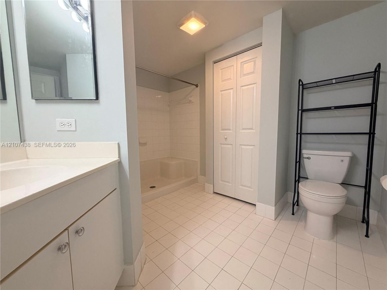 17100 N Bay Rd , Unit 1214, Sunny Isles Beach, FL 33160 Photo