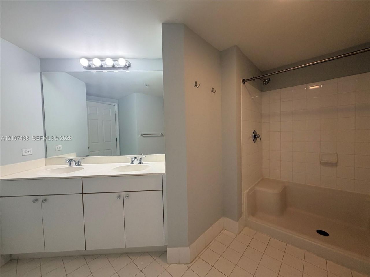 17100 N Bay Rd , Unit 1214, Sunny Isles Beach, FL 33160 Photo