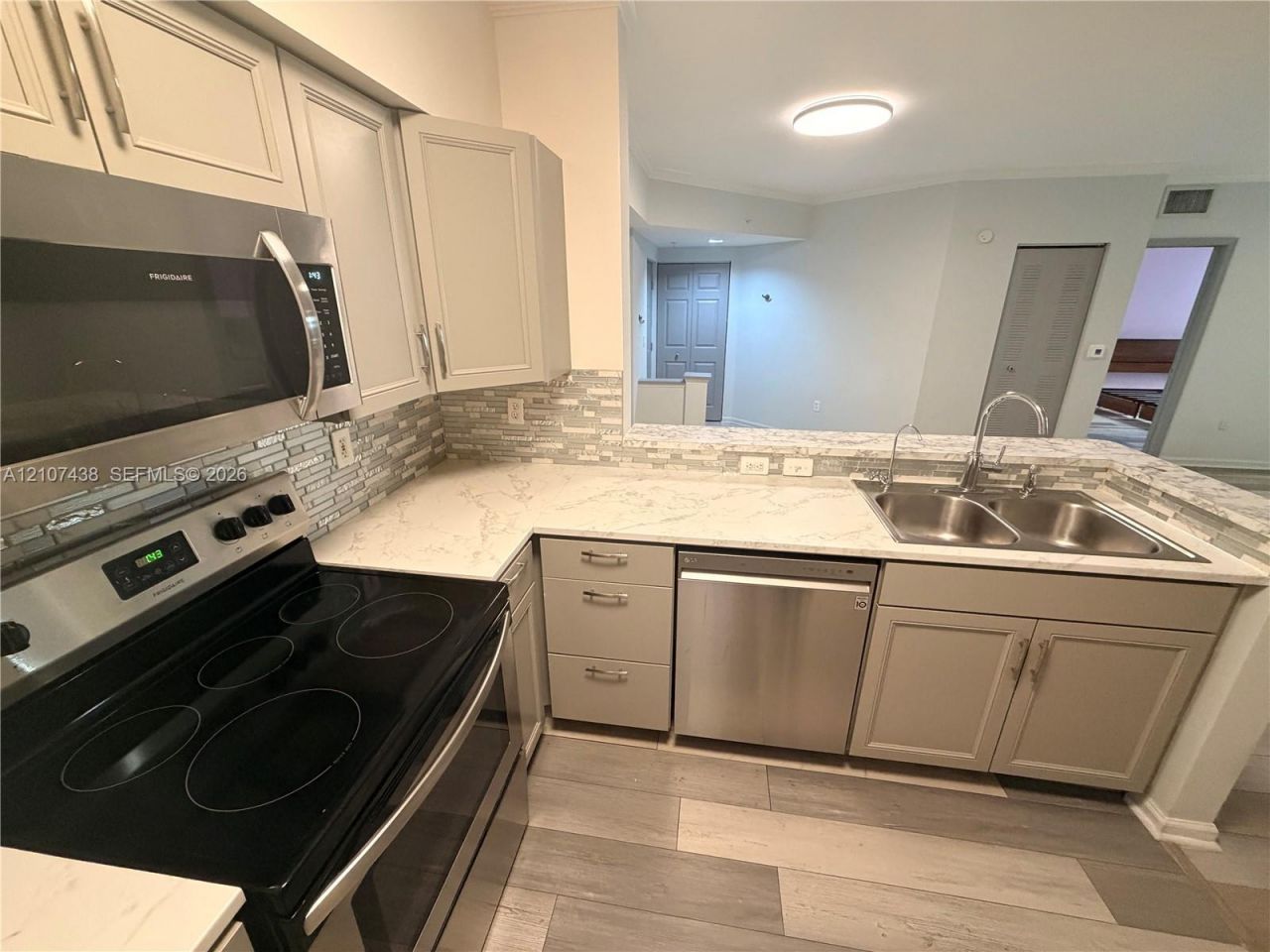 17100 N Bay Rd , Unit 1214, Sunny Isles Beach, FL 33160 Photo