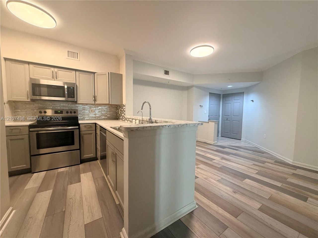 17100 N Bay Rd , Unit 1214, Sunny Isles Beach, FL 33160 Photo