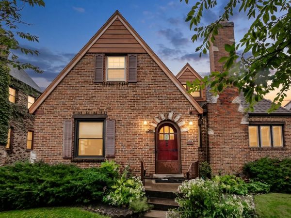 229 East Avenue, Park Ridge, IL 60068