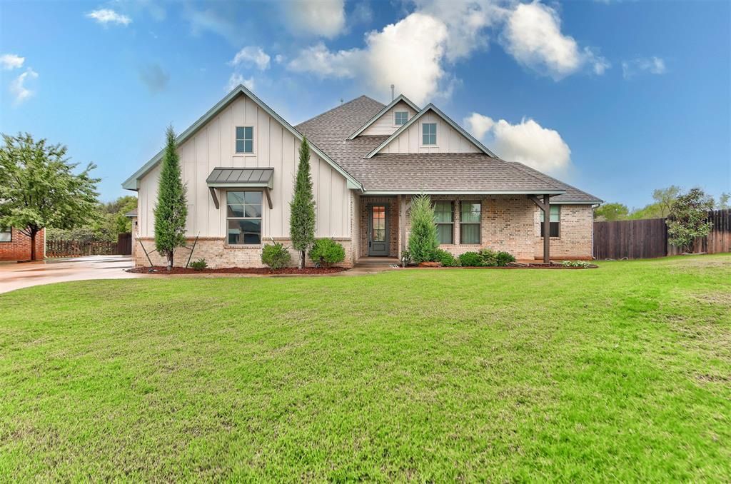 2009 Bretton Circle, Edmond, OK 73012 Main Photo
