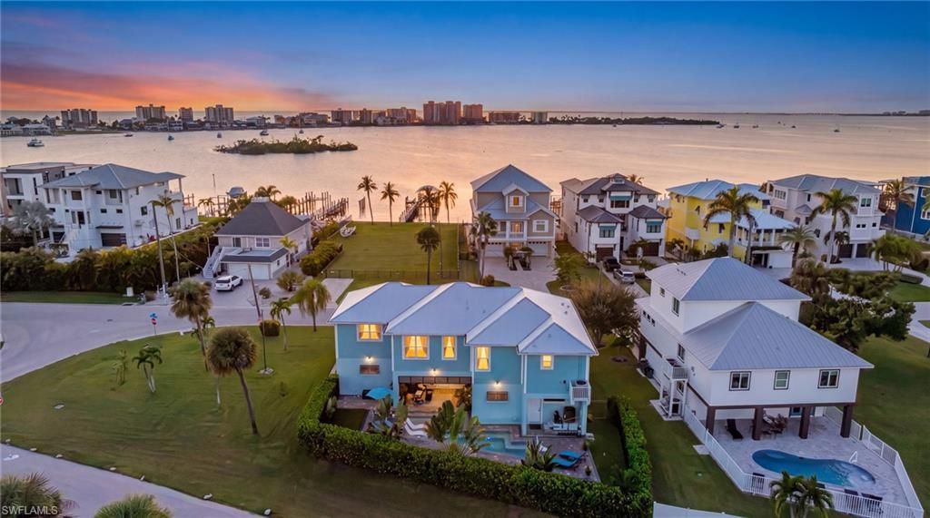 810 San Carlos Dr , Fort Myers Beach, FL 33931 Photo