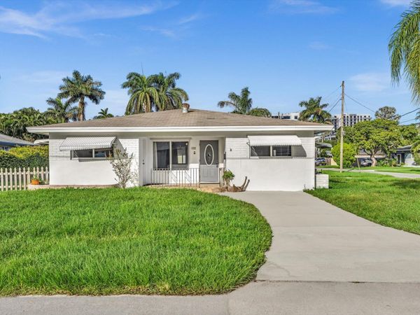 132 SE 2ND Court, Dania Beach, FL 33004