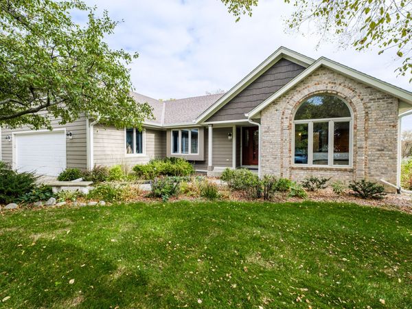 N70W23122 Homestead Ct, Sussex, WI 53089