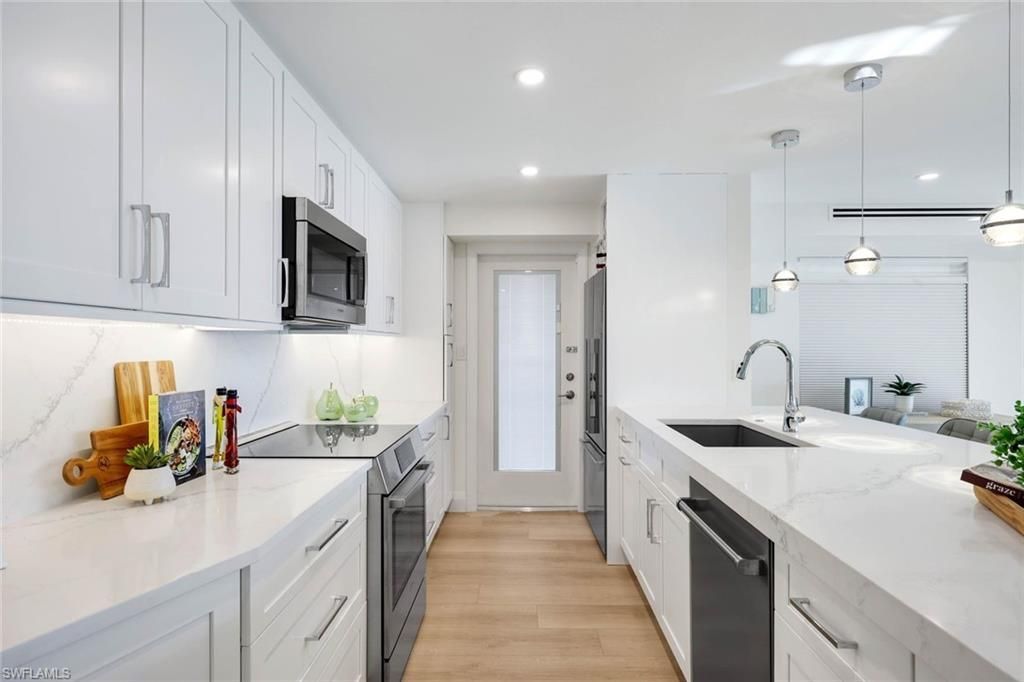 3000 Gulf Shore Blvd N, Unit 307, Naples, FL 34103 Photo