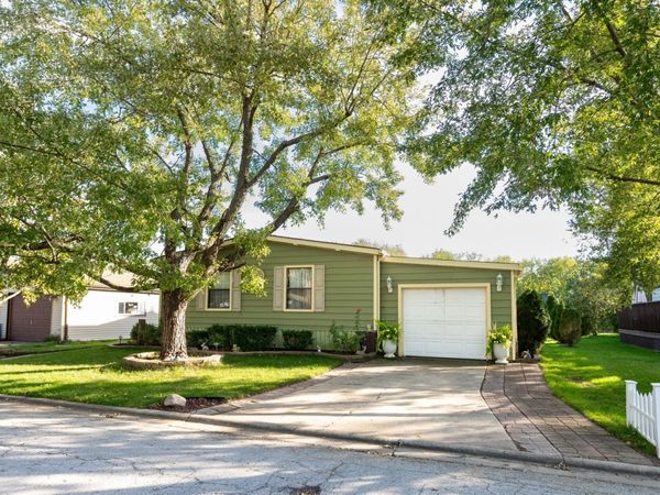261 Blackthorn Road , Matteson, IL 60443