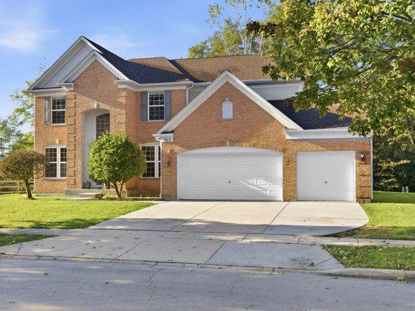 905 Blue Ridge Drive, Streamwood, IL 60107