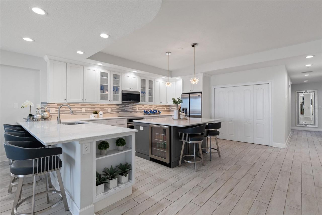 19600 Gulf Boulevard, Unit 202, Indian Shores, FL 33785 Photo