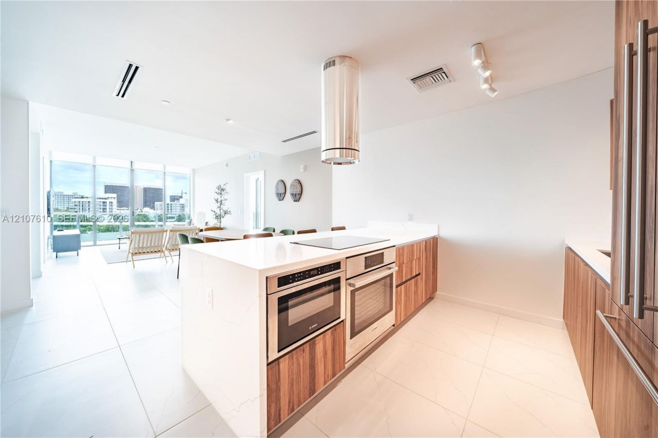 9901 W Bay Harbor Dr , Unit 705, Bay Harbor Islands, FL 33154 Photo
