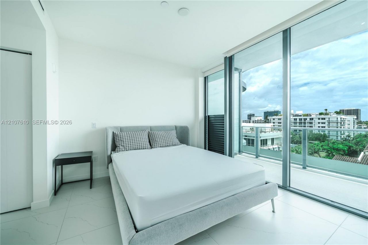 9901 W Bay Harbor Dr , Unit 705, Bay Harbor Islands, FL 33154 Photo