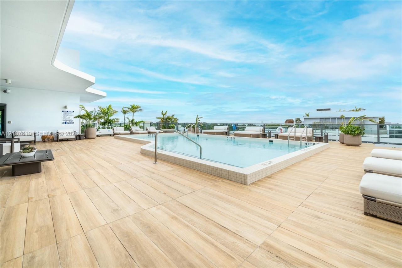 9901 W Bay Harbor Dr , Unit 705, Bay Harbor Islands, FL 33154 Photo