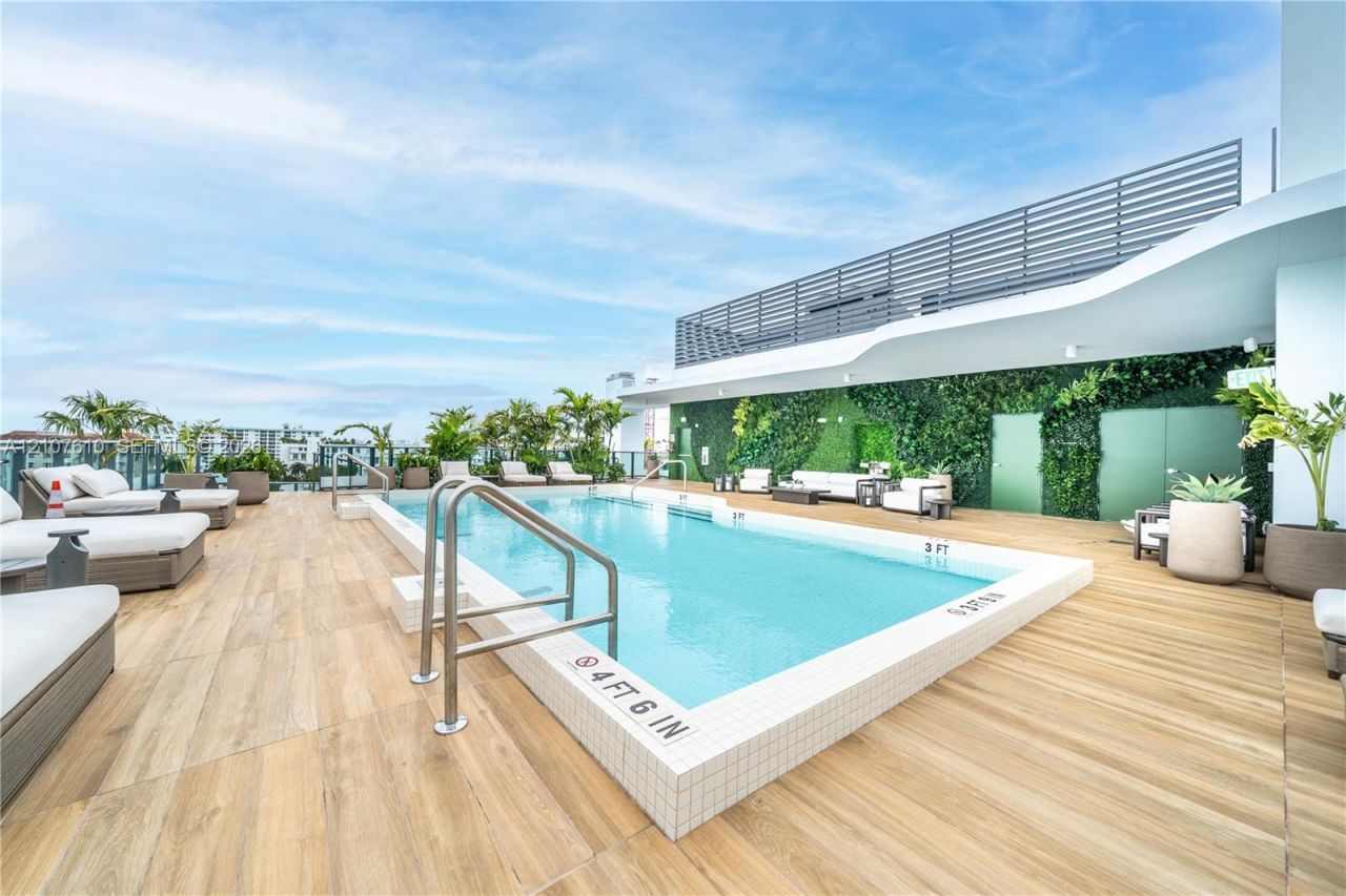 9901 W Bay Harbor Dr , Unit 705, Bay Harbor Islands, FL 33154 Photo