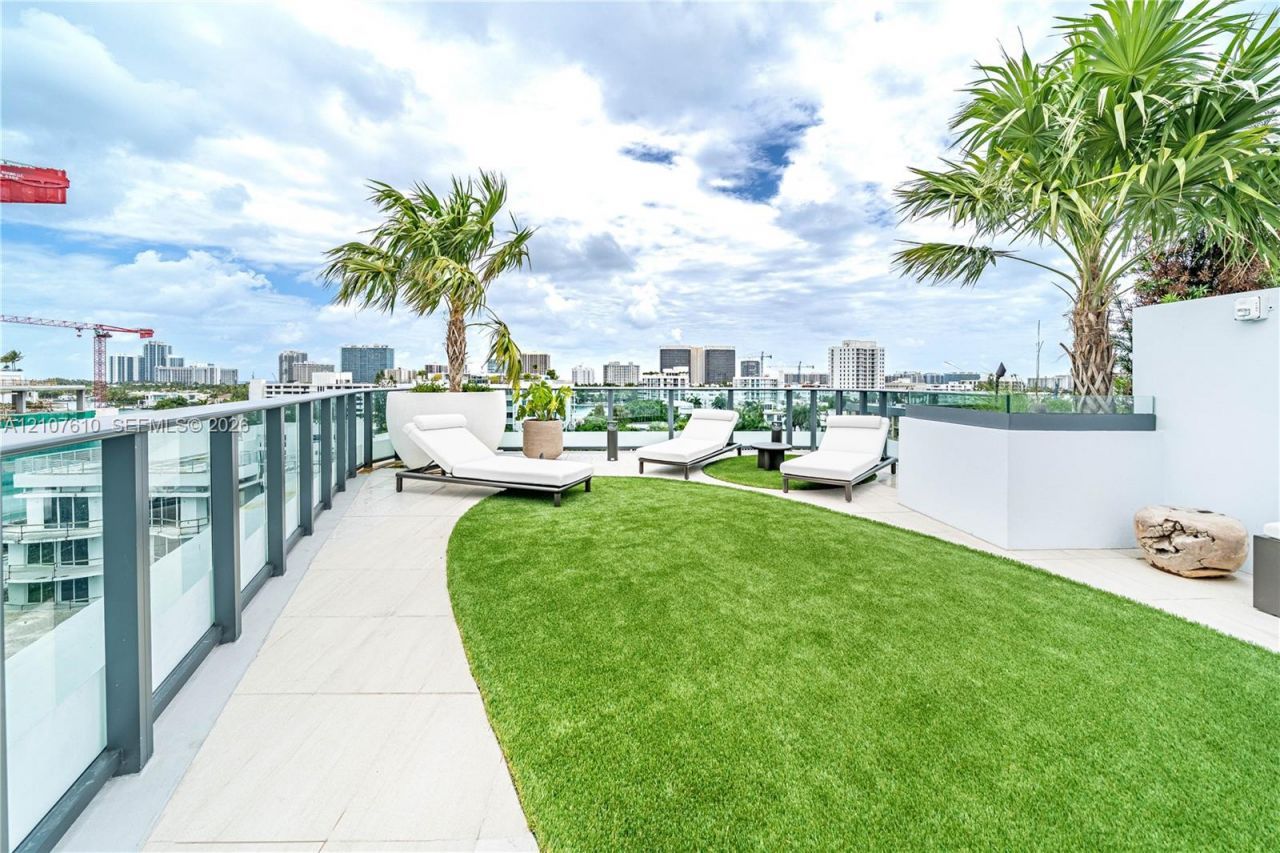 9901 W Bay Harbor Dr , Unit 705, Bay Harbor Islands, FL 33154 Photo