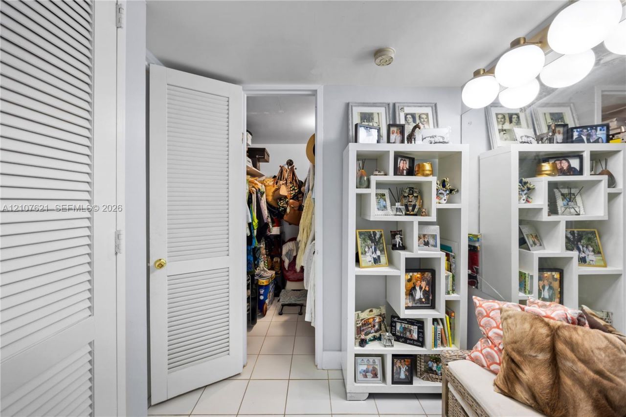 5055 Collins Ave , Unit 5N, Miami Beach, FL 33140 Photo