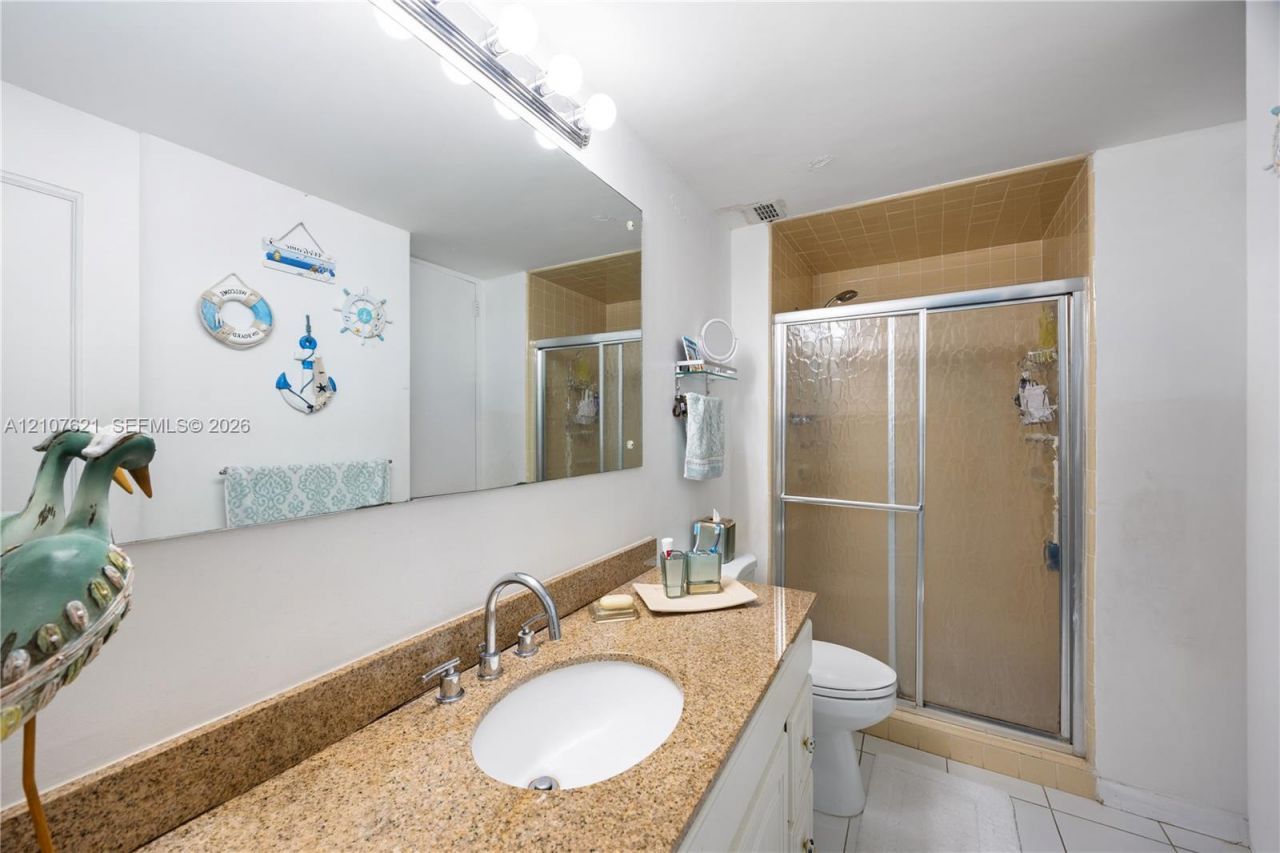 5055 Collins Ave , Unit 5N, Miami Beach, FL 33140 Photo