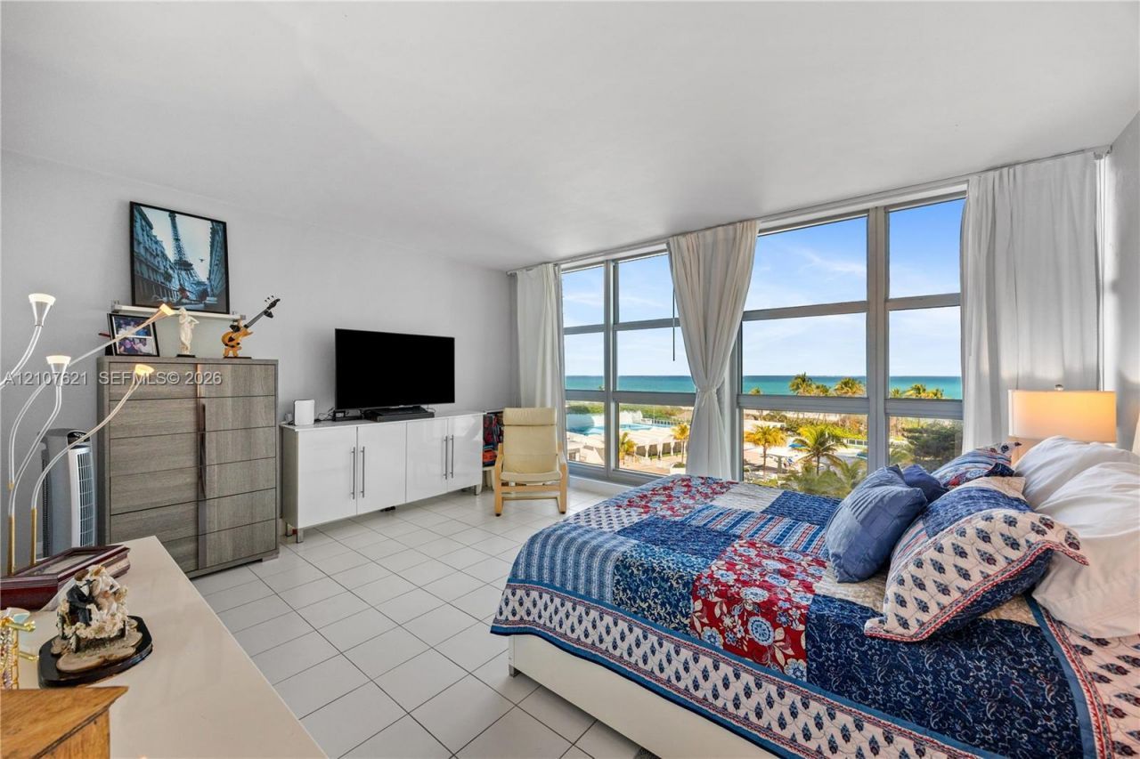 5055 Collins Ave , Unit 5N, Miami Beach, FL 33140 Photo