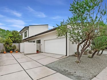 31 Vanguard Way, Dallas, TX 75243