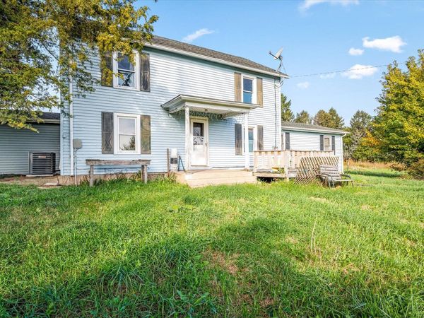 5793 W Town Line Road , Leaf River, IL 61047