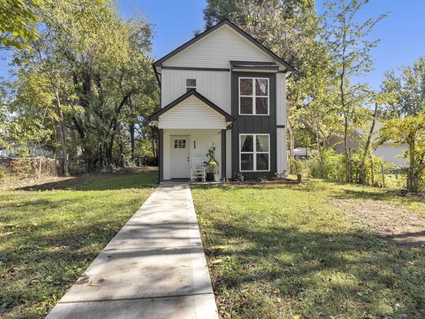 606 Smith St , Springfield, TN 37172