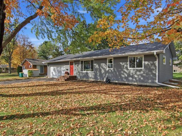 817 Sunset Lane, River Falls, WI 54022