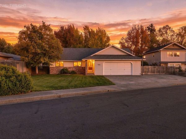 780 Mesman Drive, Grants Pass, OR 97527