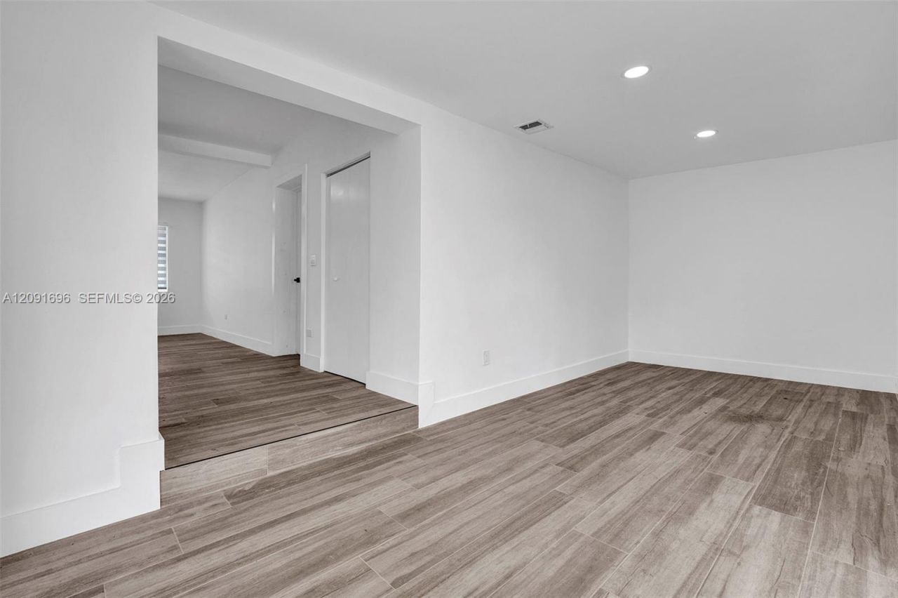 75 NW 117th St, Miami, FL 33168 Photo