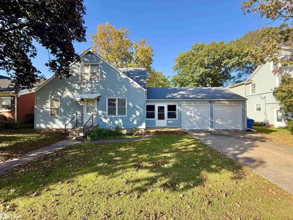 402 E Monroe Street, Jefferson, IA 50129