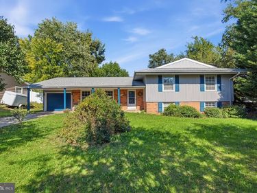 206 E BRUNSWICK STREET, STERLING, VA 20164